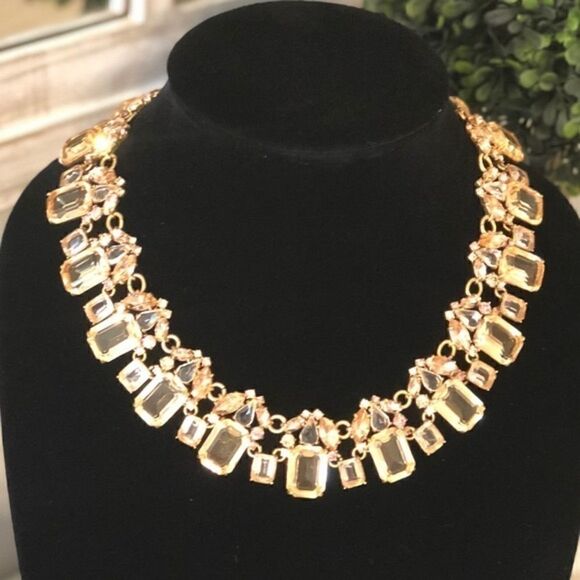 J Crew Cluster drop stone necklace peach color - Picture 8 of 9